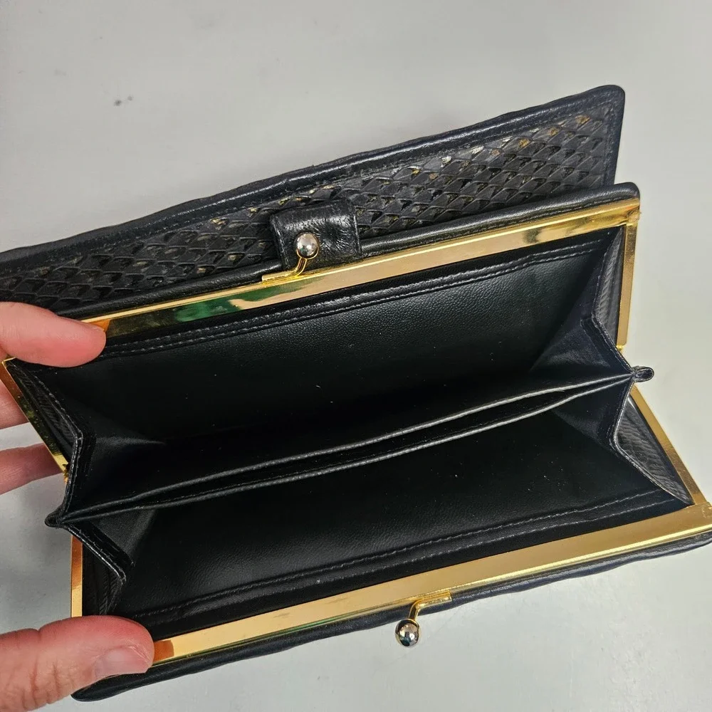 Vintage Black Metallic Snakeskin Stripe Kiss Lock‎ Bifold Wallet Gold